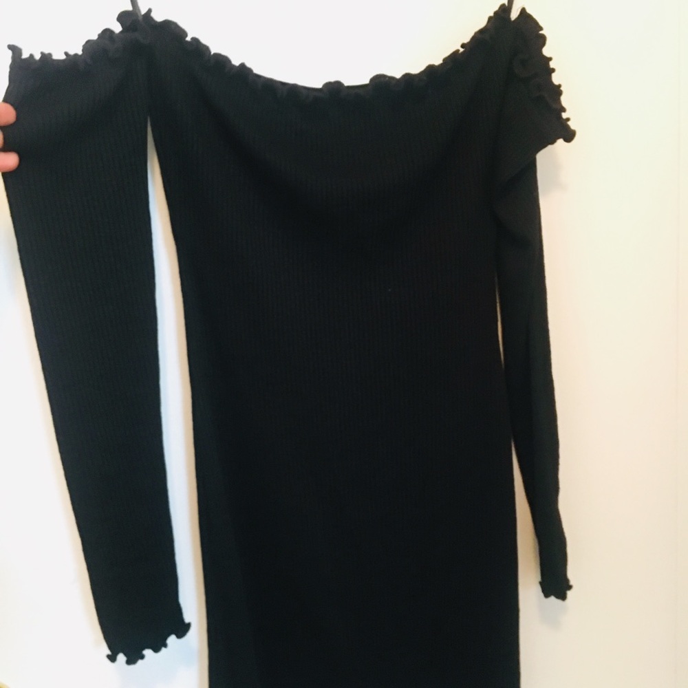 Ribbed off the shoulder bodycon dress